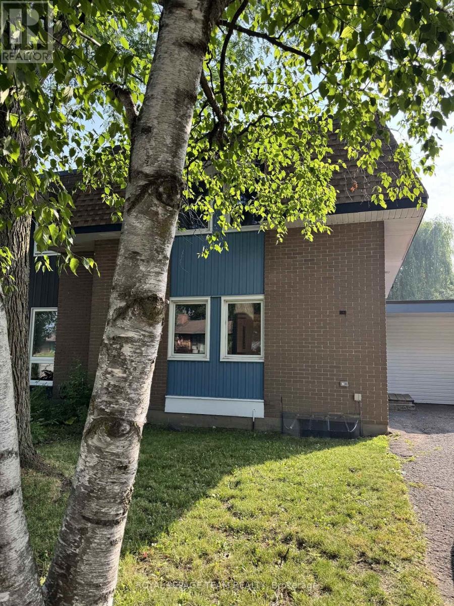 145 Penfield Drive, Ottawa, ON, K2K 1M4 - 2