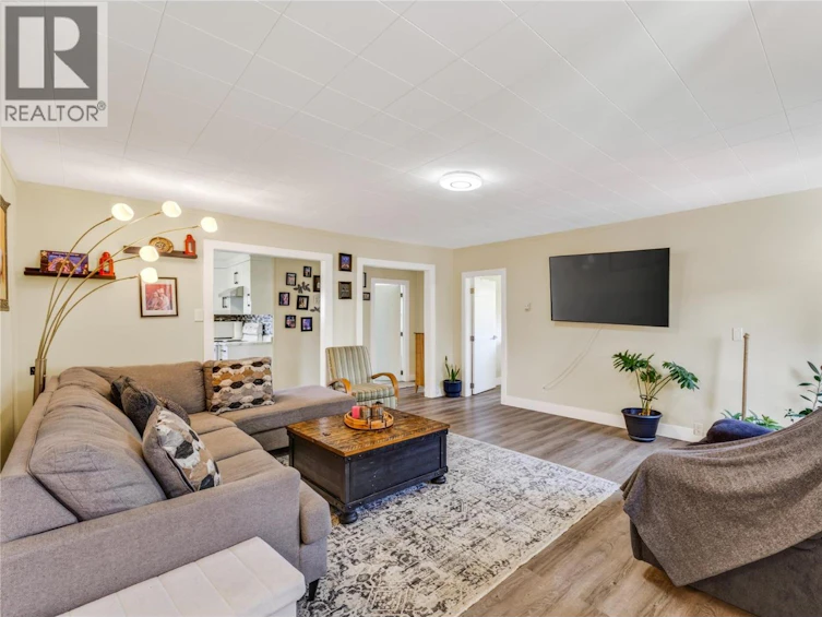 6488 Wolfcub Place Place, Oliver, BC, V0H 1T3 - 2