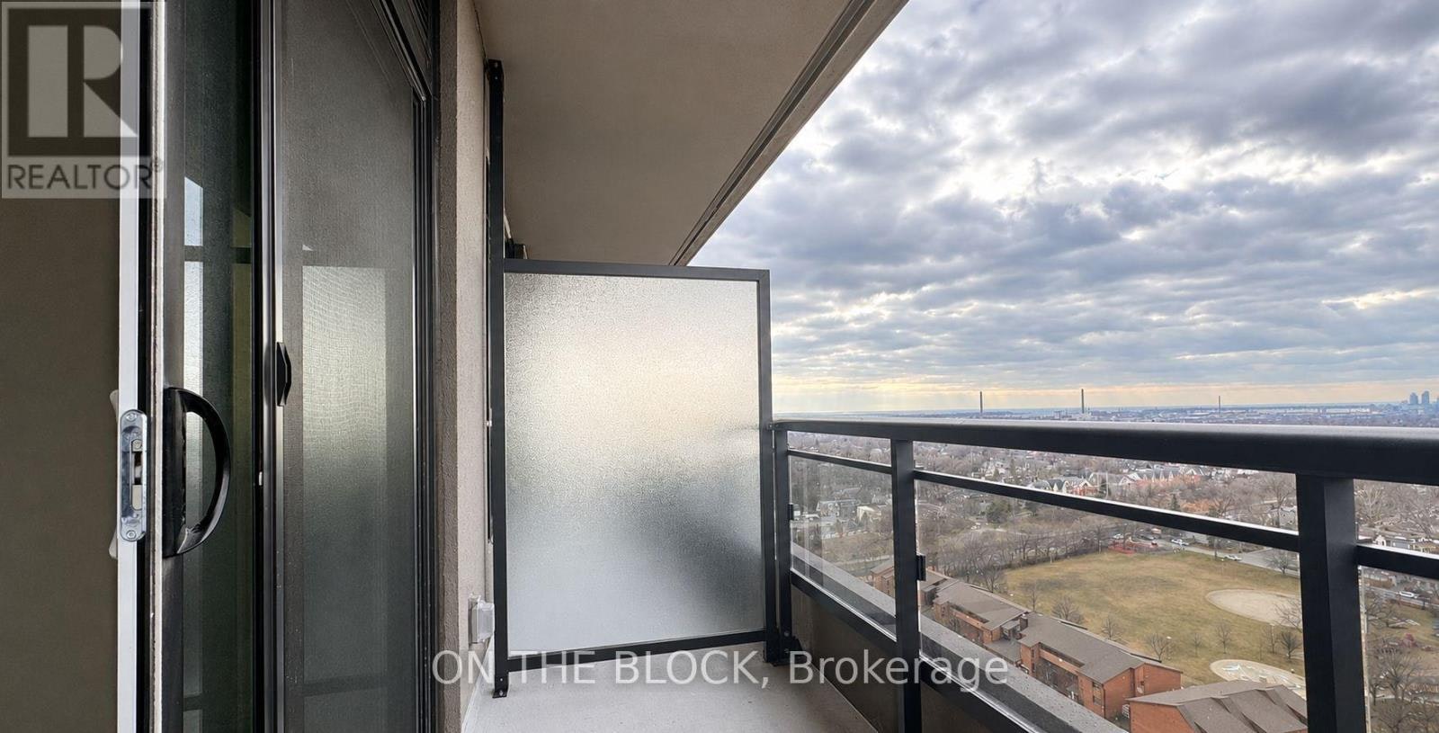 1911-286 Main Street, Toronto, ON, M4C 0B3 - 2