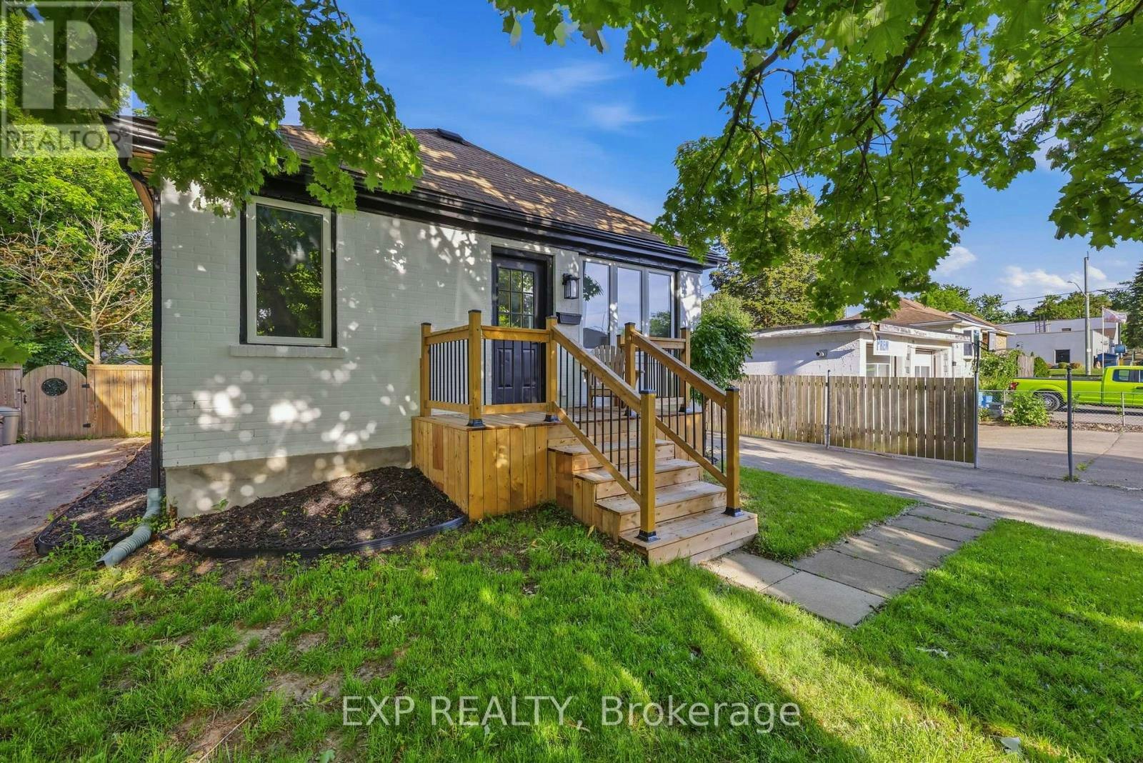 70 Mackay Avenue, London, ON, N6J 2V5