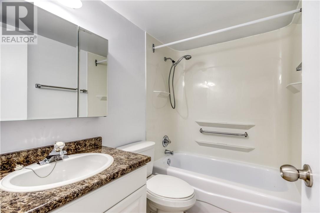 PH4-901 Lasalle Boulevard, Greater Sudbury, ON, P3A 1X7 - 12