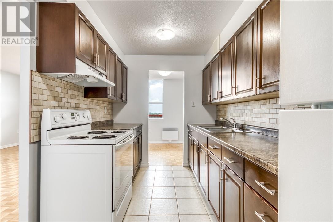 PH4-901 Lasalle Boulevard, Greater Sudbury, ON, P3A 1X7 - 9