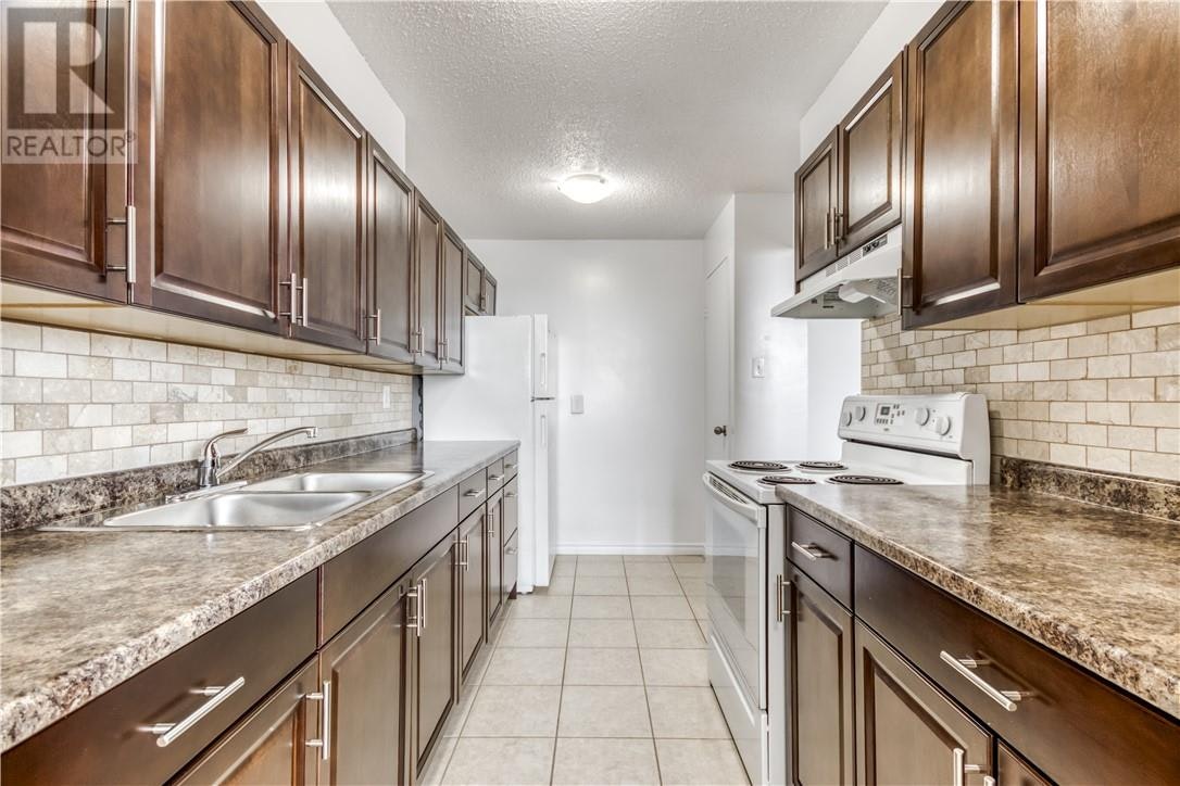 PH4-901 Lasalle Boulevard, Greater Sudbury, ON, P3A 1X7 - 8