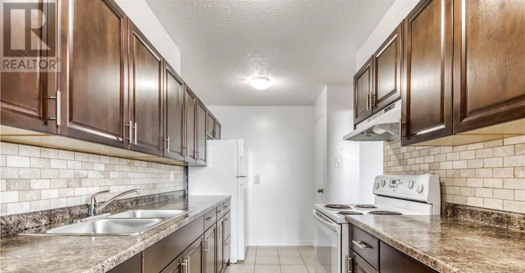 PH4-901 Lasalle Boulevard, Greater Sudbury, ON, P3A 1X7 - 8