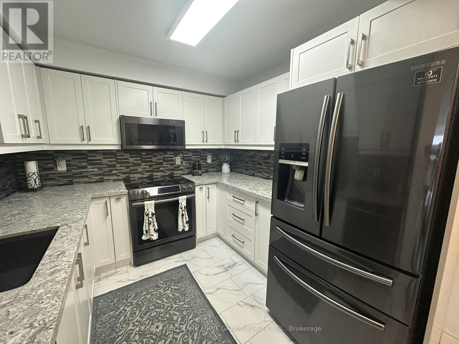 1402-1000 The Esplanade Road N, Pickering, ON, L1V 6V4 - 3