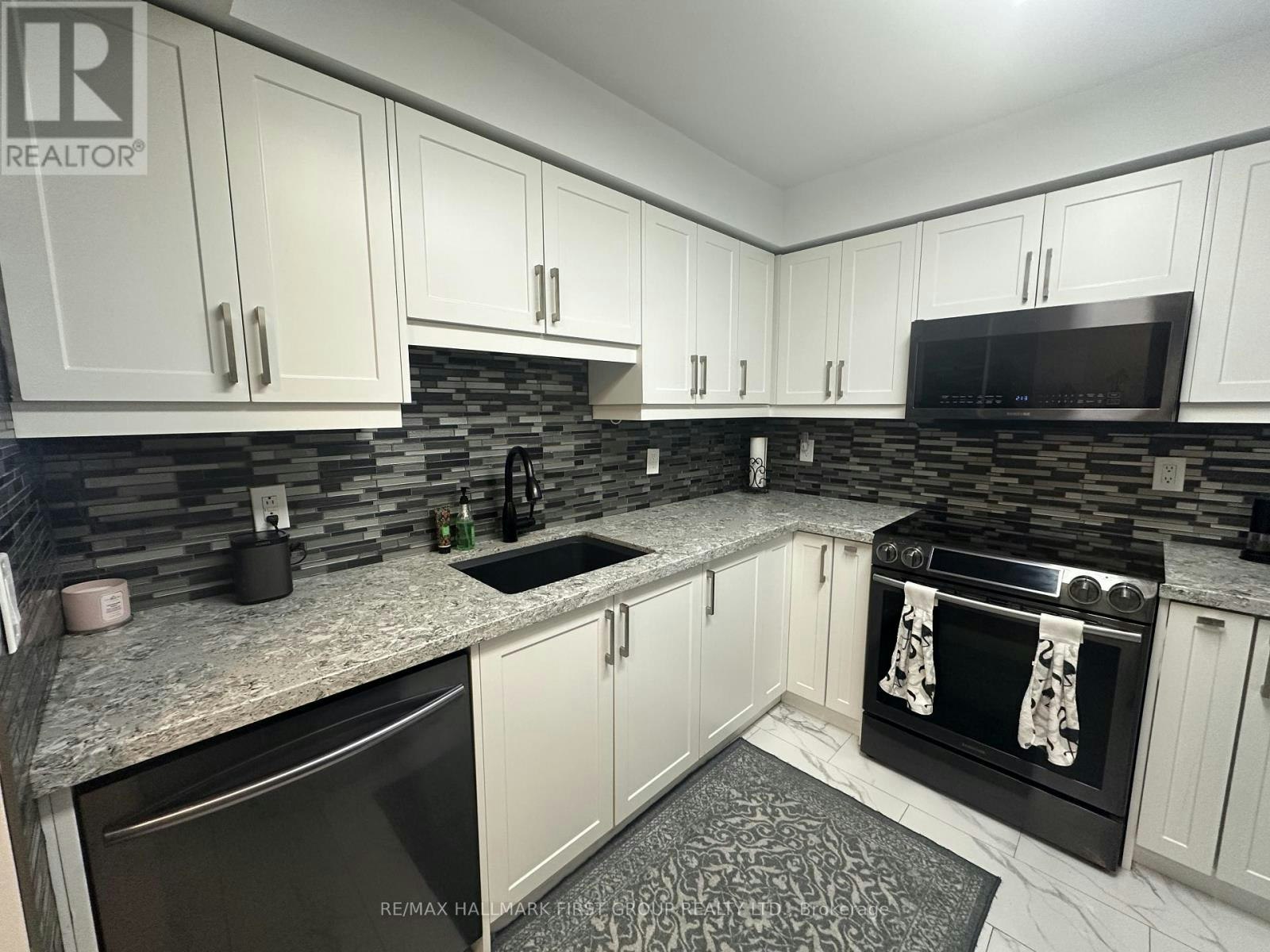 1402-1000 The Esplanade Road N, Pickering, ON, L1V 6V4 - 4