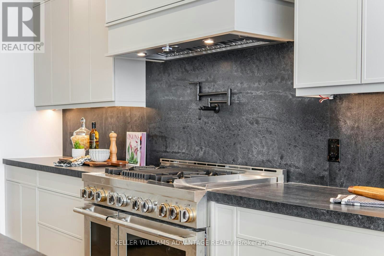 711 Hillview Crescent, Pickering, ON, L1W 2R6 - 9