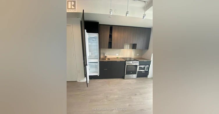 1709-3900 Confederation Parkway, Mississauga, ON, L5B 0M3