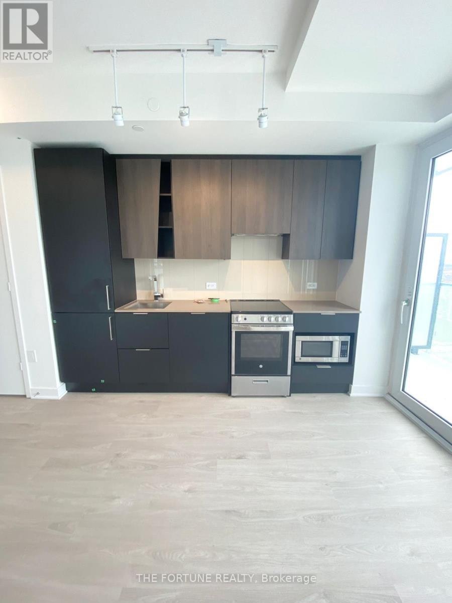 1709-3900 Confederation Parkway, Mississauga, ON, L5B 0M3 - 2