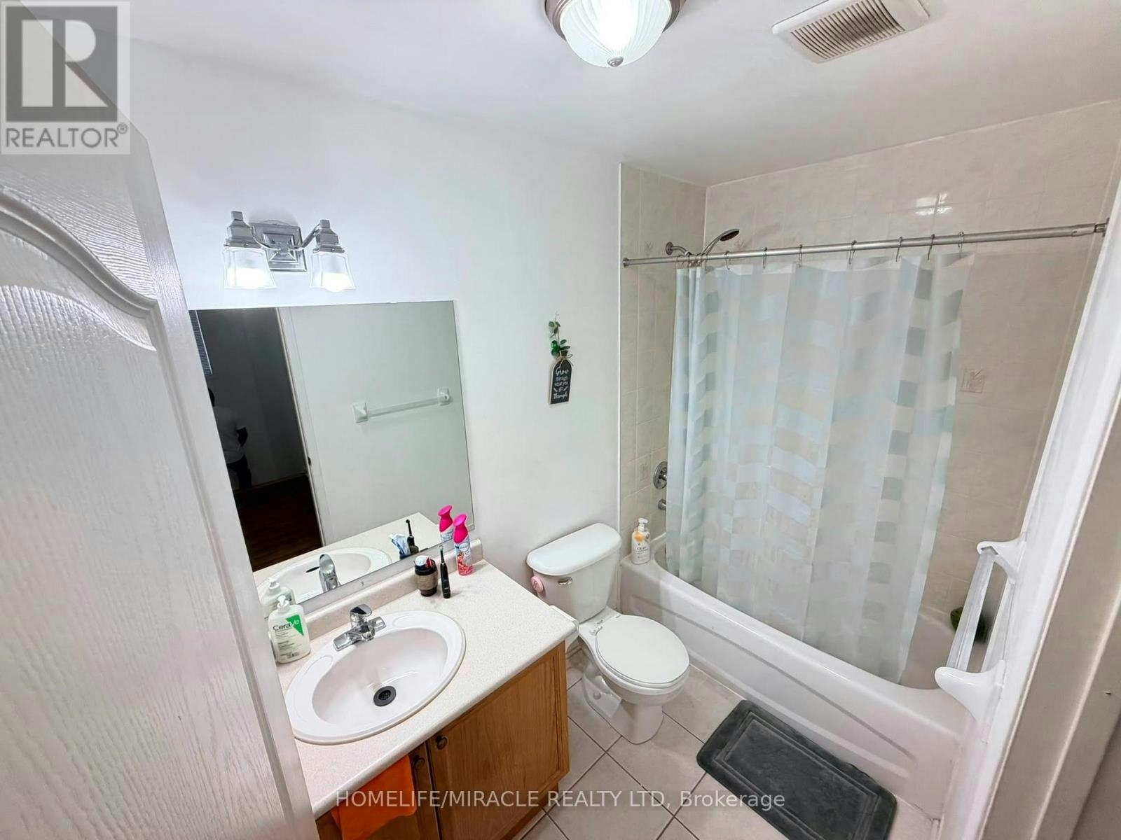 9 Farthingale Crescent, Brampton, ON, L7A 1R3 - 4