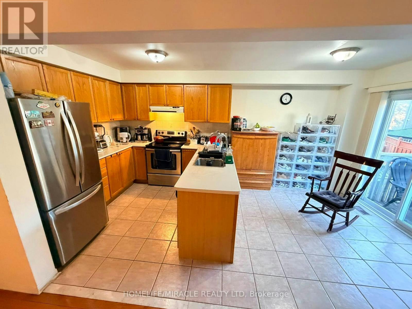 9 Farthingale Crescent, Brampton, ON, L7A 1R3 - 2