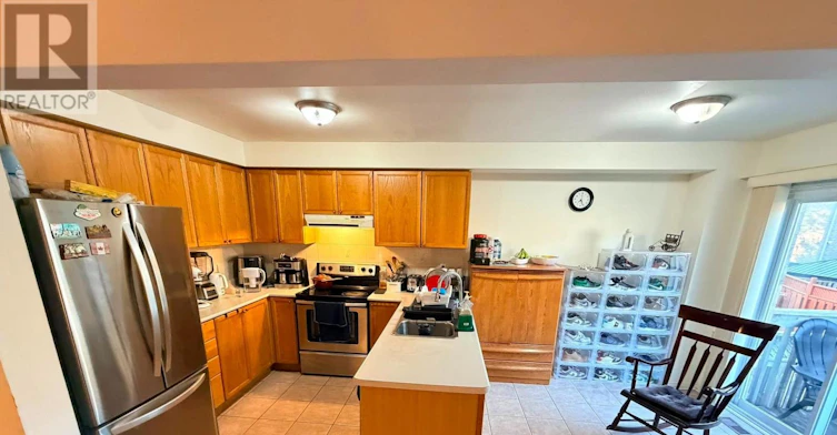 9 Farthingale Crescent, Brampton, ON, L7A 1R3 - 2