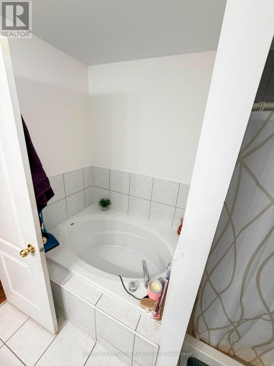 9 Farthingale Crescent, Brampton, ON, L7A 1R3 - 3