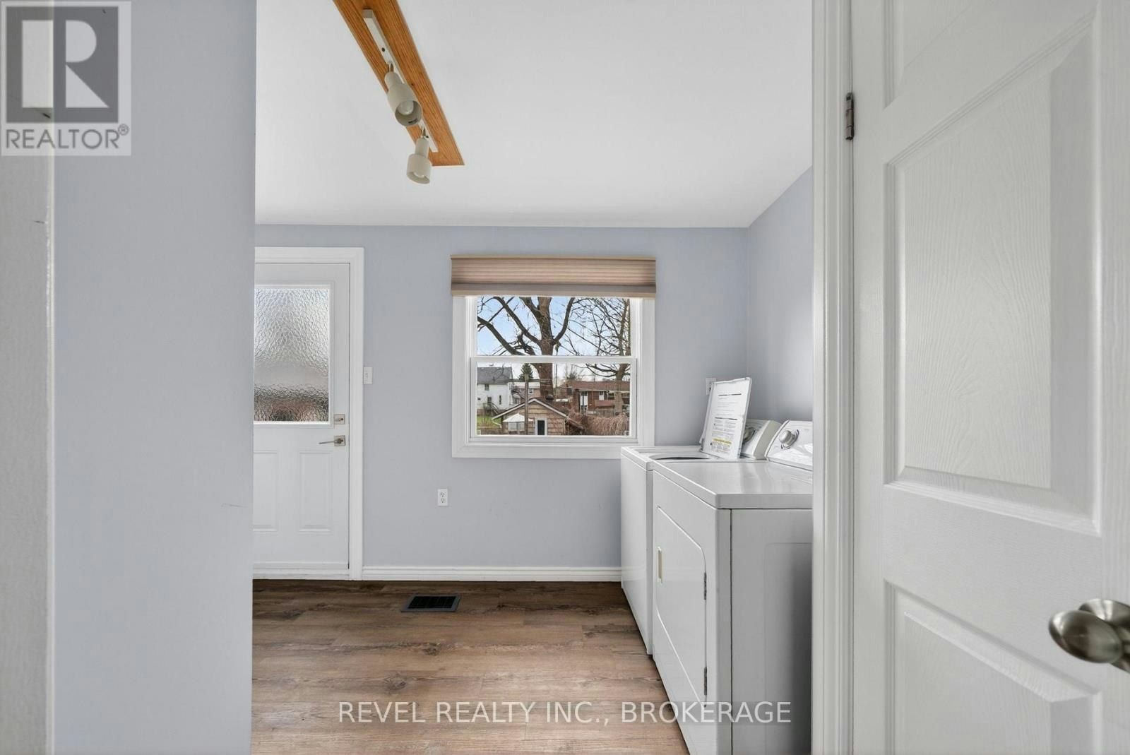 38 Bennett Street, Brockville, ON, K6V 2V8 - 11