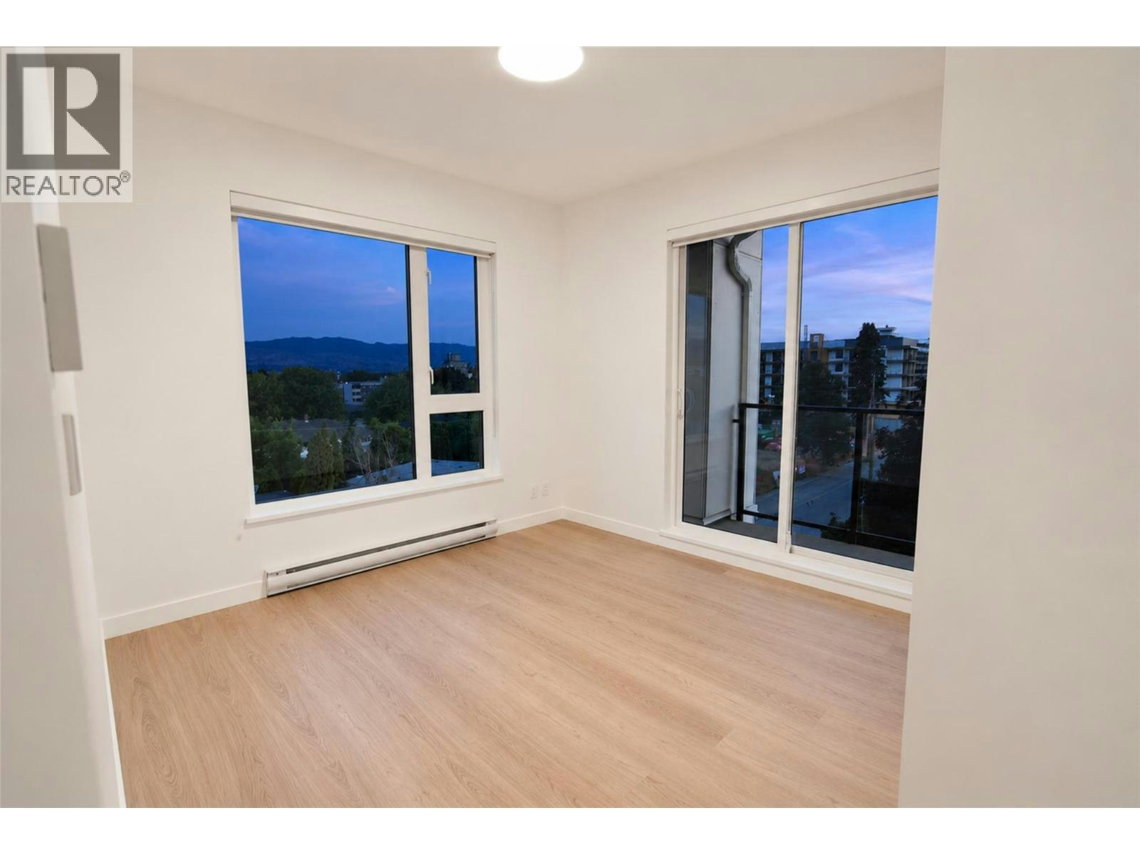409-1380 Pridham Avenue - 4