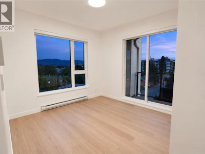 409-1380 Pridham Avenue - 4