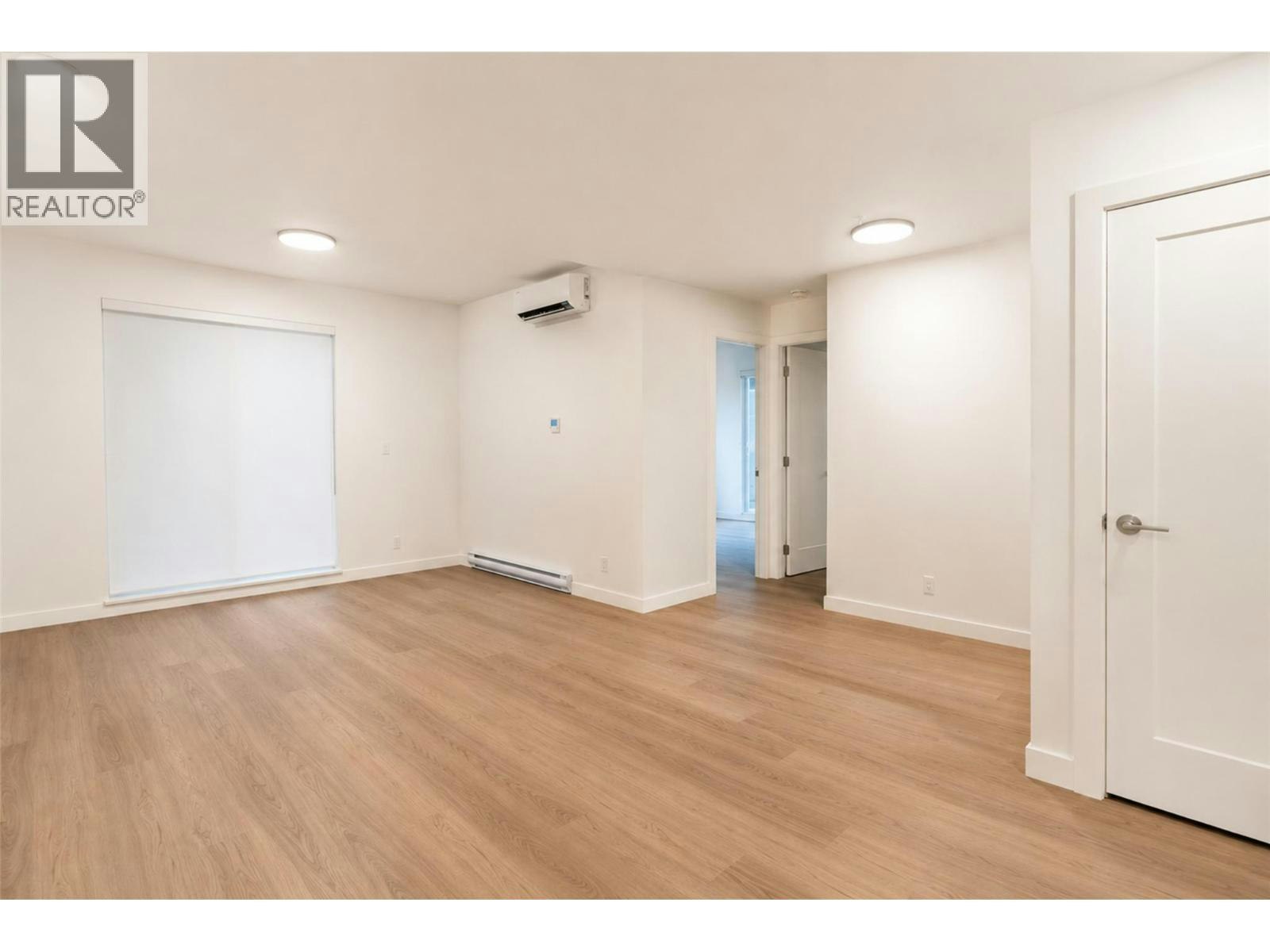 409-1380 Pridham Avenue - 3