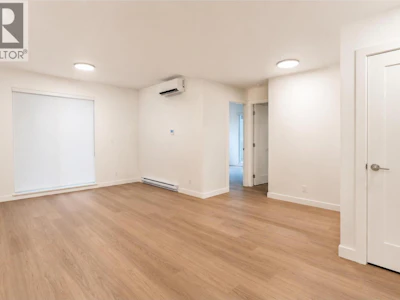 409-1380 Pridham Avenue - 3