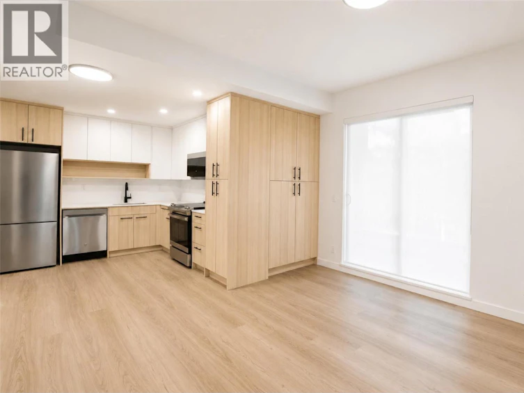 201-1380 Pridham Avenue, Kelowna, BC, V1Y 6B5 - 2