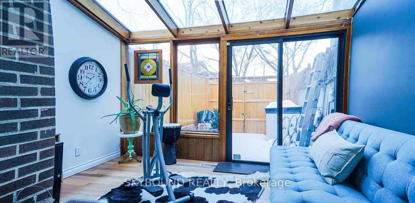 12 Ashby Place, Toronto, ON, M5A 3E3 - 10