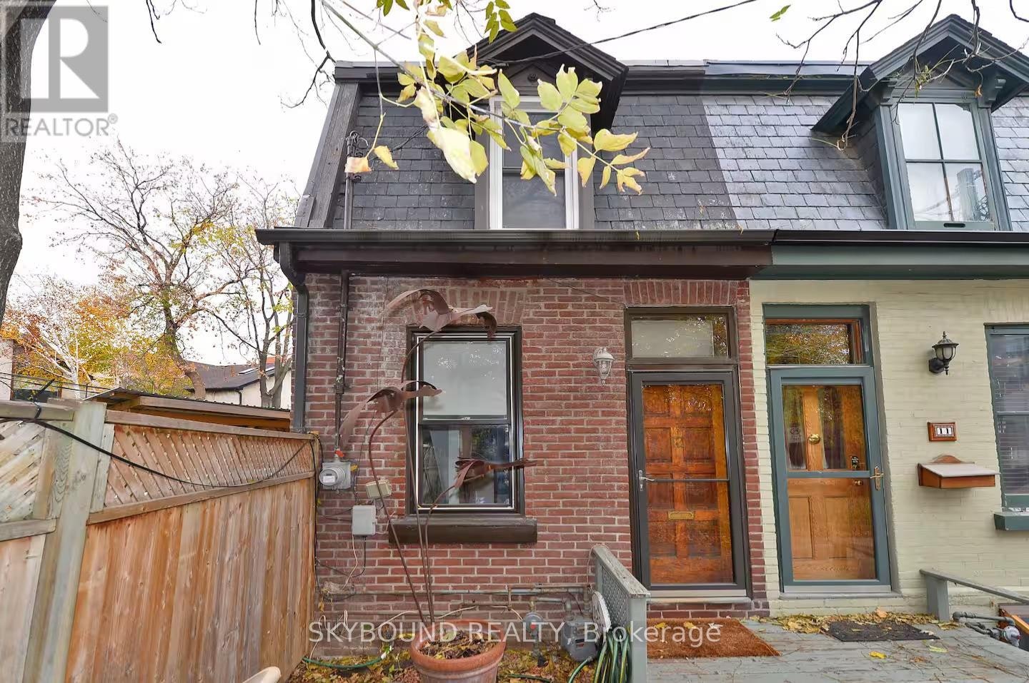 12 Ashby Place, Toronto, ON, M5A 3E3