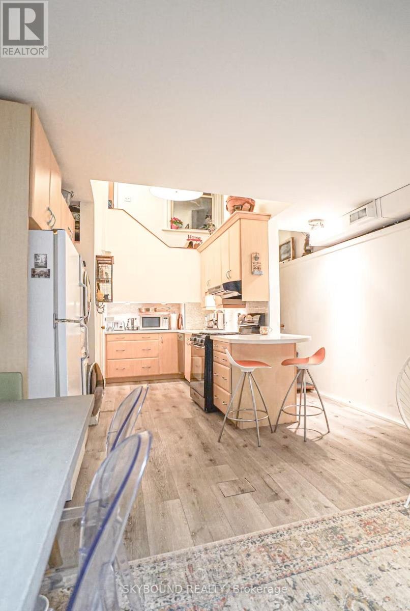 12 Ashby Place, Toronto, ON, M5A 3E3 - 7