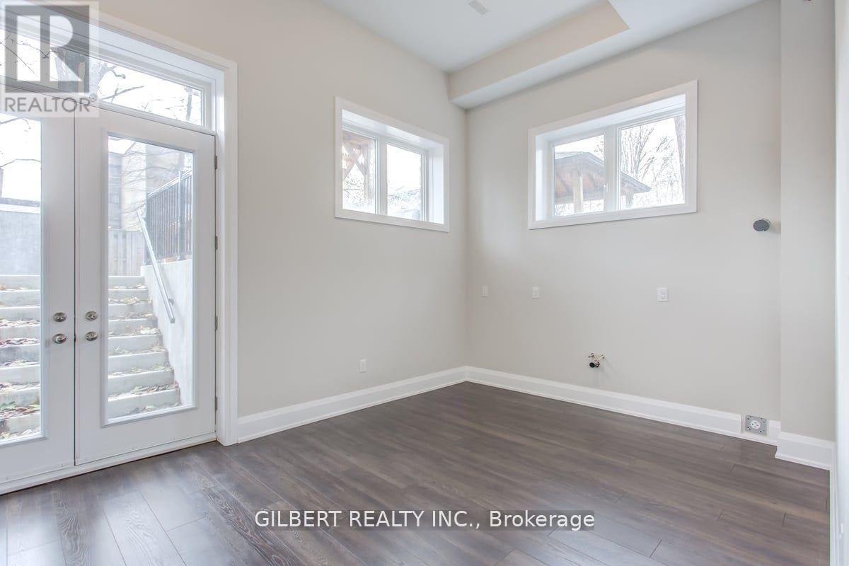 35B Marquette Avenue, Toronto, ON, M6A 1X8 - 23
