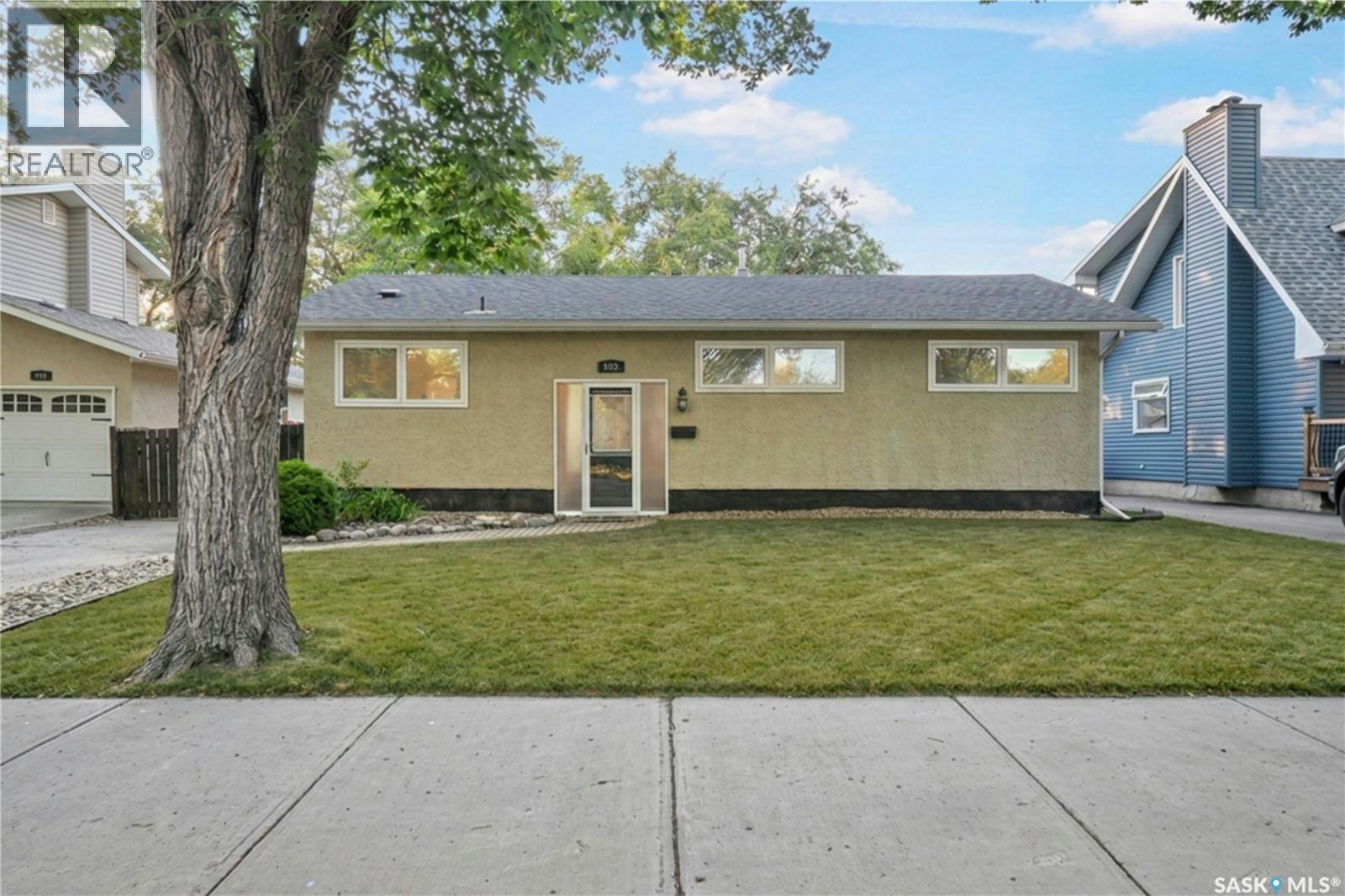828 Shannon Road, Regina, SK, S4S 5K2