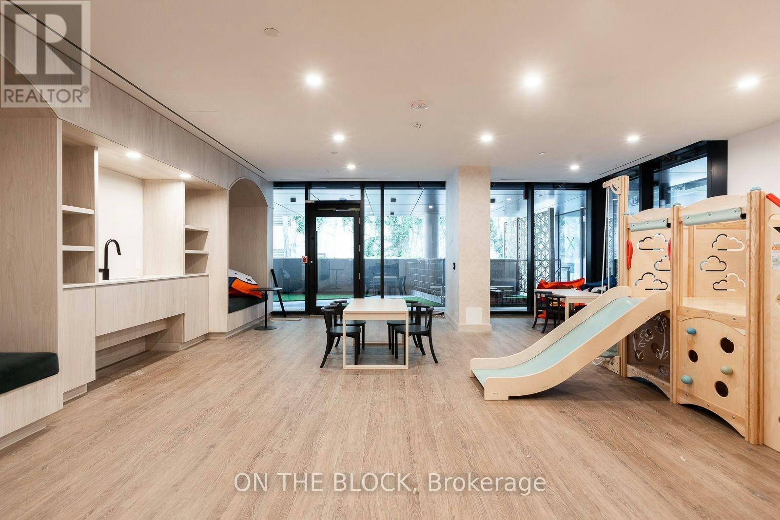 830-91 Montclair Avenue, Toronto, ON, M5P 0B1 - 27