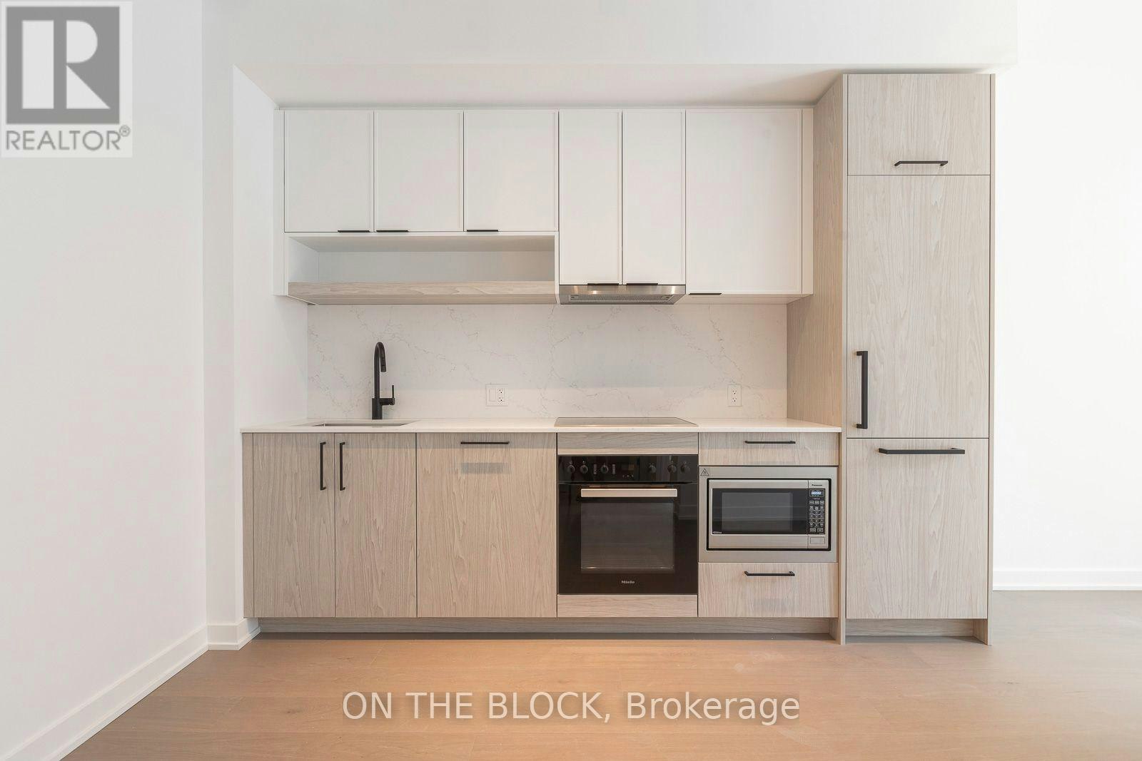 830-91 Montclair Avenue, Toronto, ON, M5P 0B1 - 6