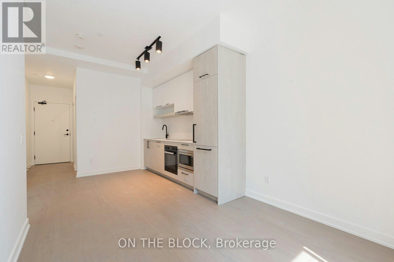 830-91 Montclair Avenue, Toronto, ON, M5P 0B1 - 12