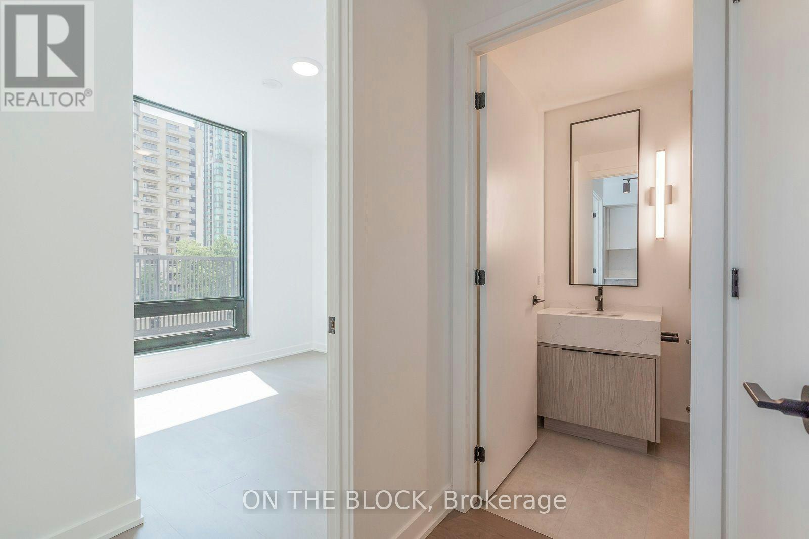 830-91 Montclair Avenue, Toronto, ON, M5P 0B1 - 14
