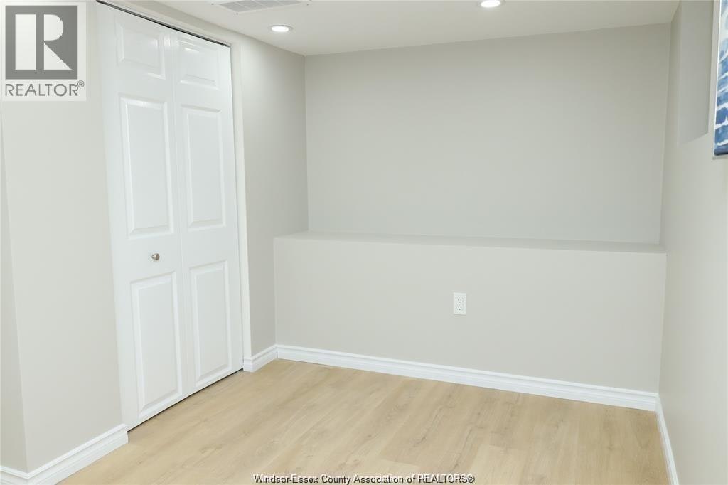 LOWER-935 Langlois Avenue, Windsor, ON, N9A 2H2 - 11