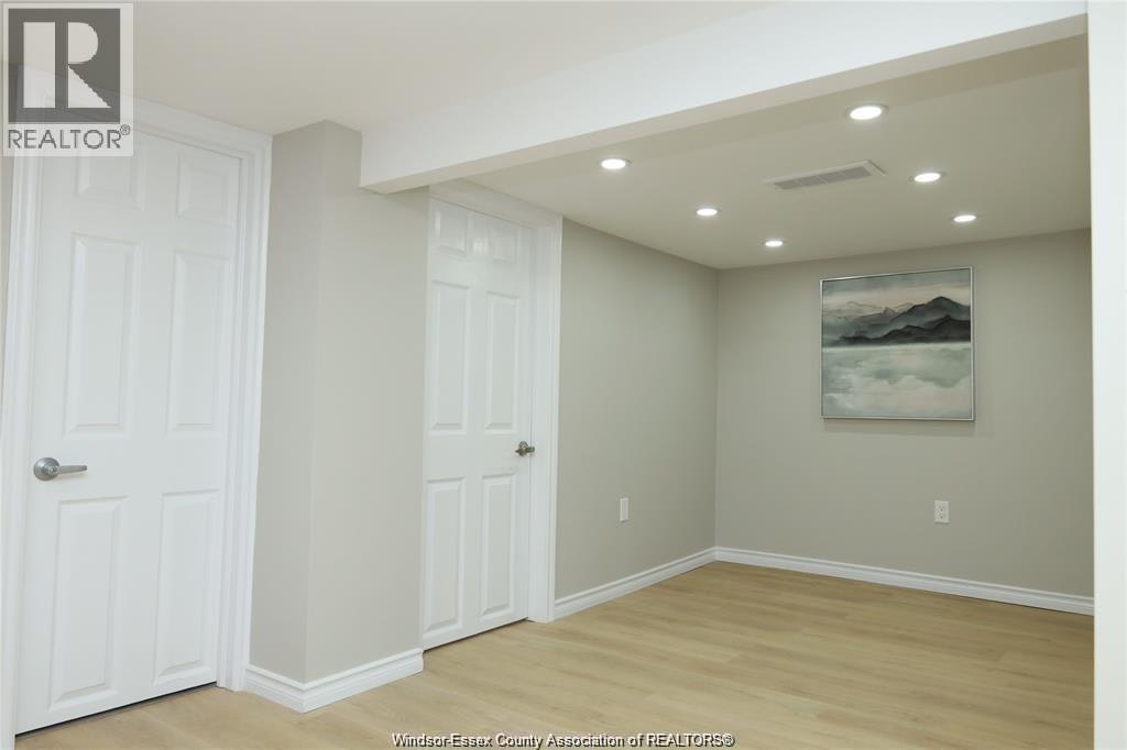 LOWER-935 Langlois Avenue, Windsor, ON, N9A 2H2 - 5