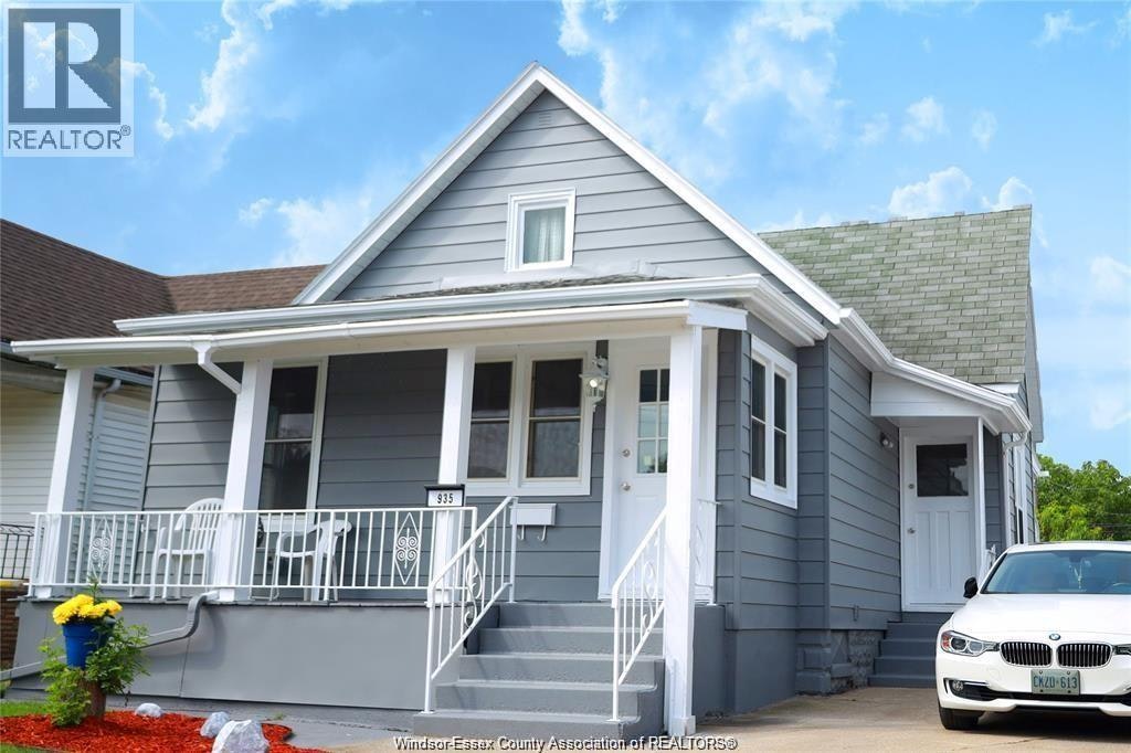 LOWER-935 Langlois Avenue, Windsor, ON, N9A 2H2 - 2