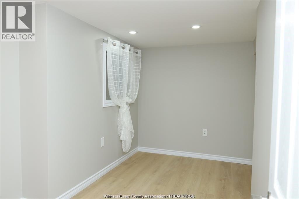 LOWER-935 Langlois Avenue, Windsor, ON, N9A 2H2 - 7