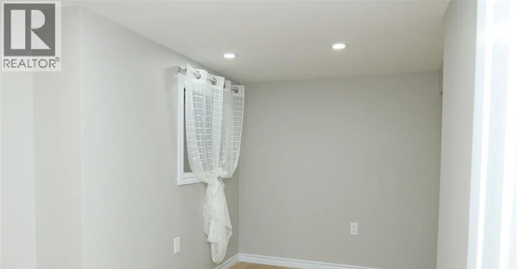 LOWER-935 Langlois Avenue, Windsor, ON, N9A 2H2 - 7