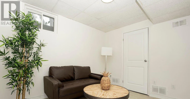 17 Song Meadoway, Toronto, ON, M2H 2T8 - 3