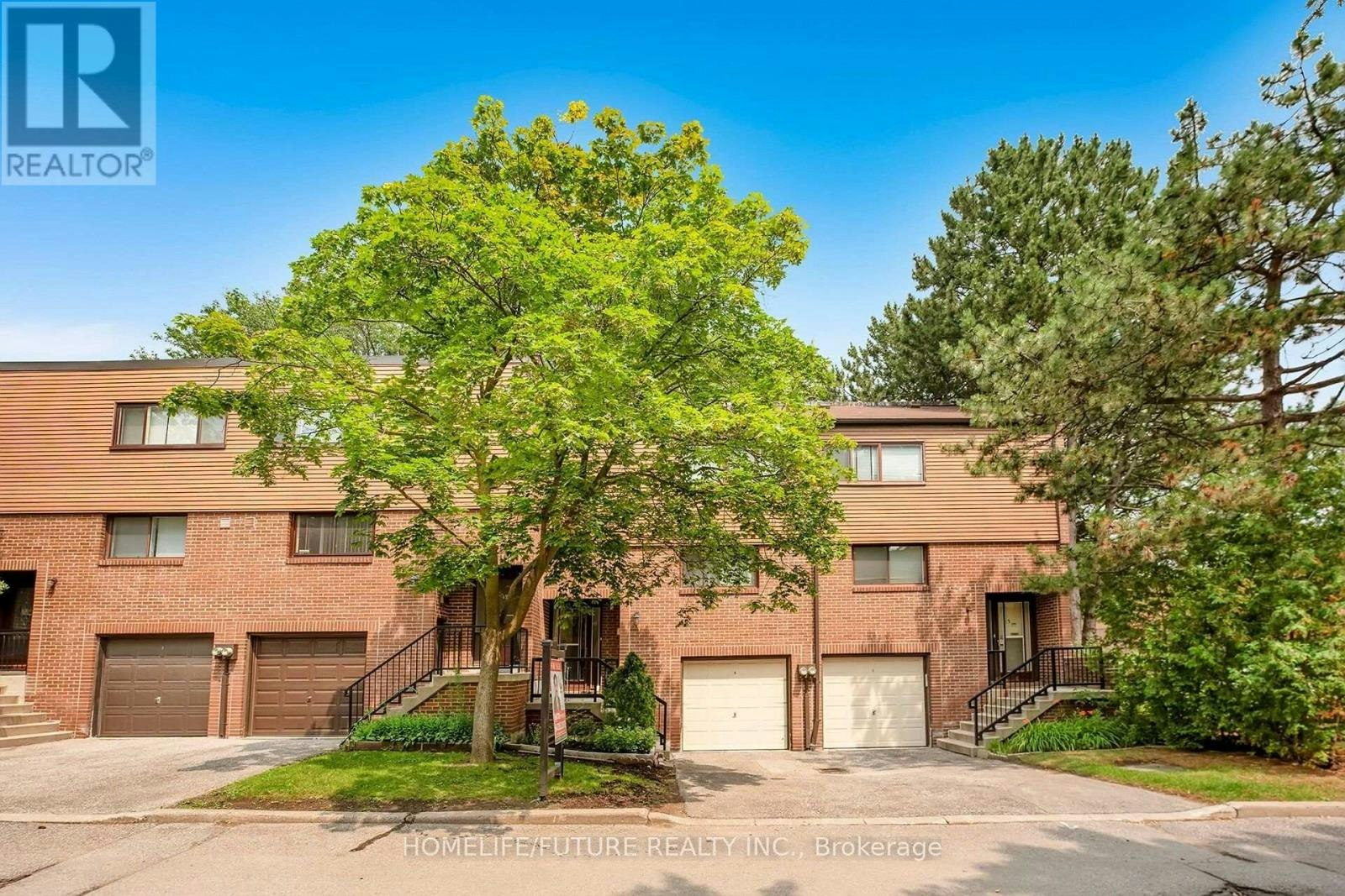 17 Song Meadoway, Toronto, ON, M2H 2T8 - 2