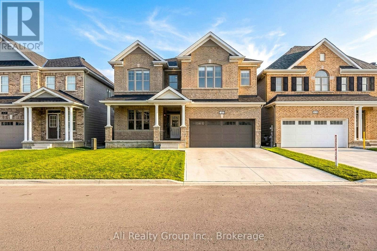 38 Mudminnow Crescent, Ottawa, ON, K4A 5H8