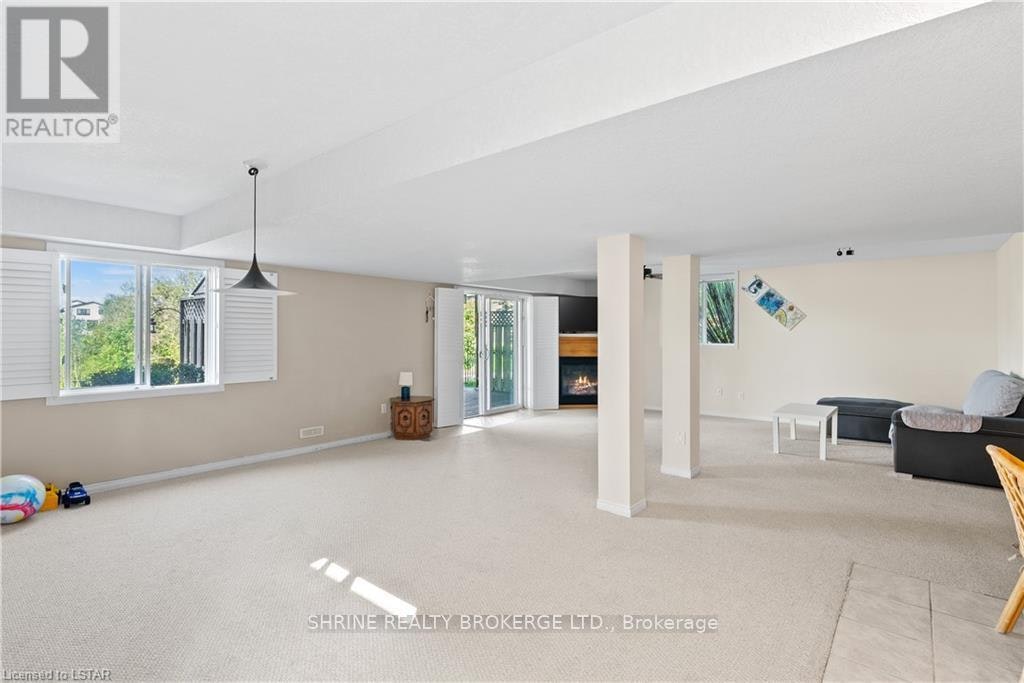 UPPER-1841 Foxwood Avenue, London, ON, N6G 0C4 - 27