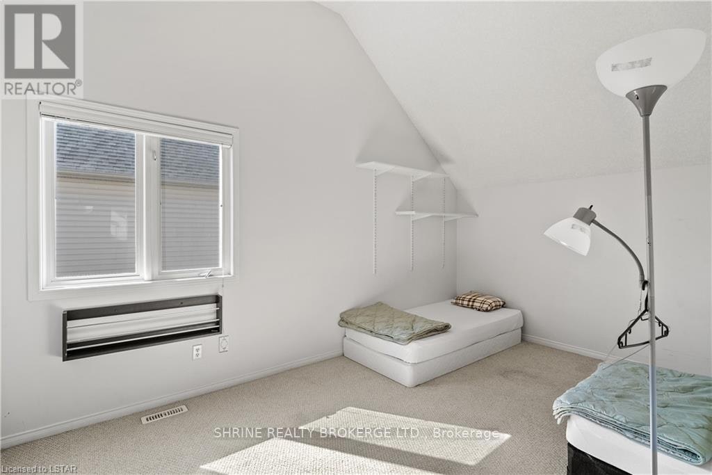 UPPER-1841 Foxwood Avenue, London, ON, N6G 0C4 - 22