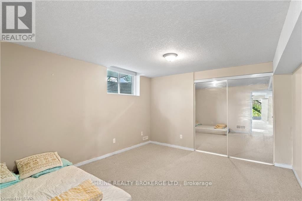 UPPER-1841 Foxwood Avenue, London, ON, N6G 0C4 - 31