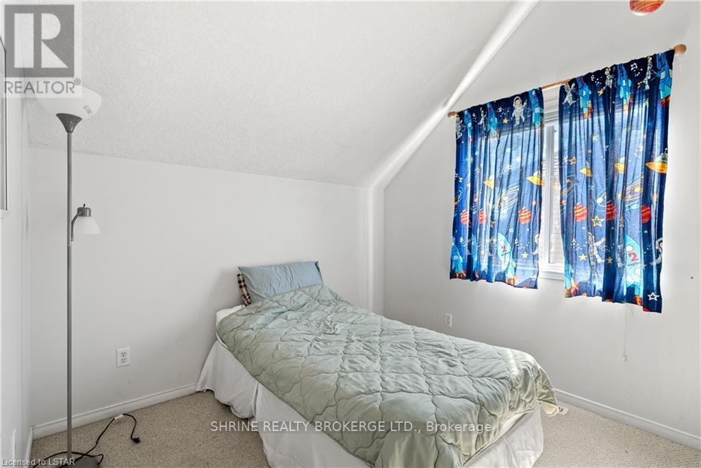 UPPER-1841 Foxwood Avenue, London, ON, N6G 0C4 - 25