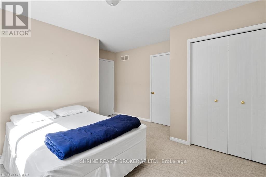 UPPER-1841 Foxwood Avenue, London, ON, N6G 0C4 - 16