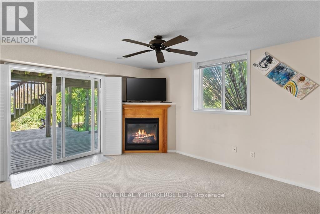 UPPER-1841 Foxwood Avenue, London, ON, N6G 0C4 - 28