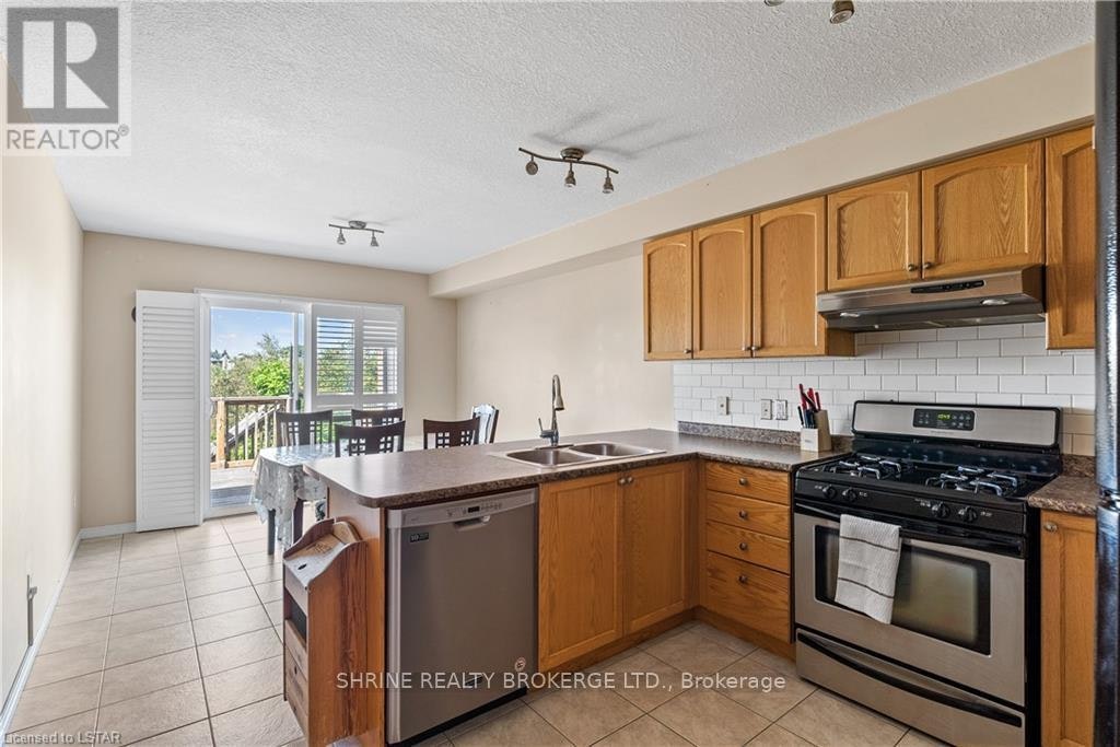 UPPER-1841 Foxwood Avenue, London, ON, N6G 0C4 - 11