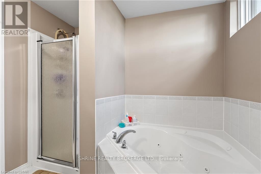 UPPER-1841 Foxwood Avenue, London, ON, N6G 0C4 - 34
