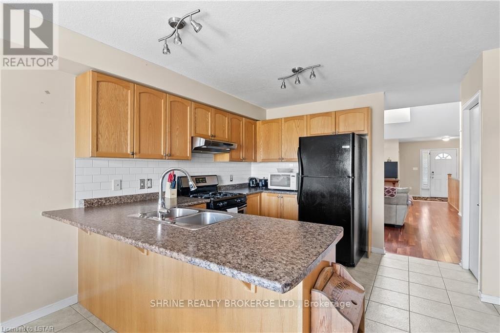 UPPER-1841 Foxwood Avenue, London, ON, N6G 0C4 - 10