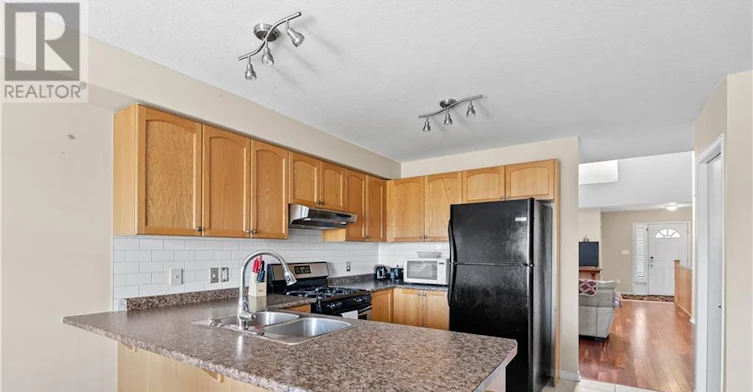 UPPER-1841 Foxwood Avenue, London, ON, N6G 0C4 - 10